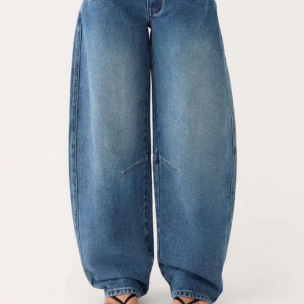 Low Rise Barrel Jeans